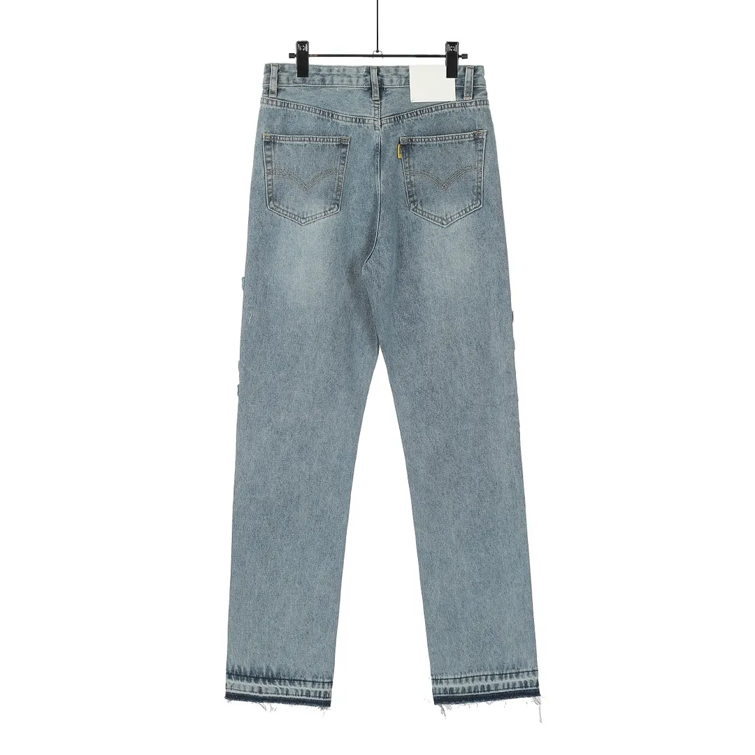#8062 P286💰 GALLERY DEPT.G letter patch pudding 5001 denim washed and distressed spliced jeans -Original purchase and pattern making to truly restore the ultimate vintage texture -Original hardware accessories, washed and other elevators, QR code analysis are all purchased from the original factory, high degree of restoration, you are welcome to compare with a certain product ~ -Three-dimensional version Loose and comfortable, not picky about the figure, taller and slimmer, factory Seiko, original factory quality control, same style for men and women, can be matched with couples Versatile recommendation: must-have jeans for all seasons Color: blue Size: S-XXL (28-36)